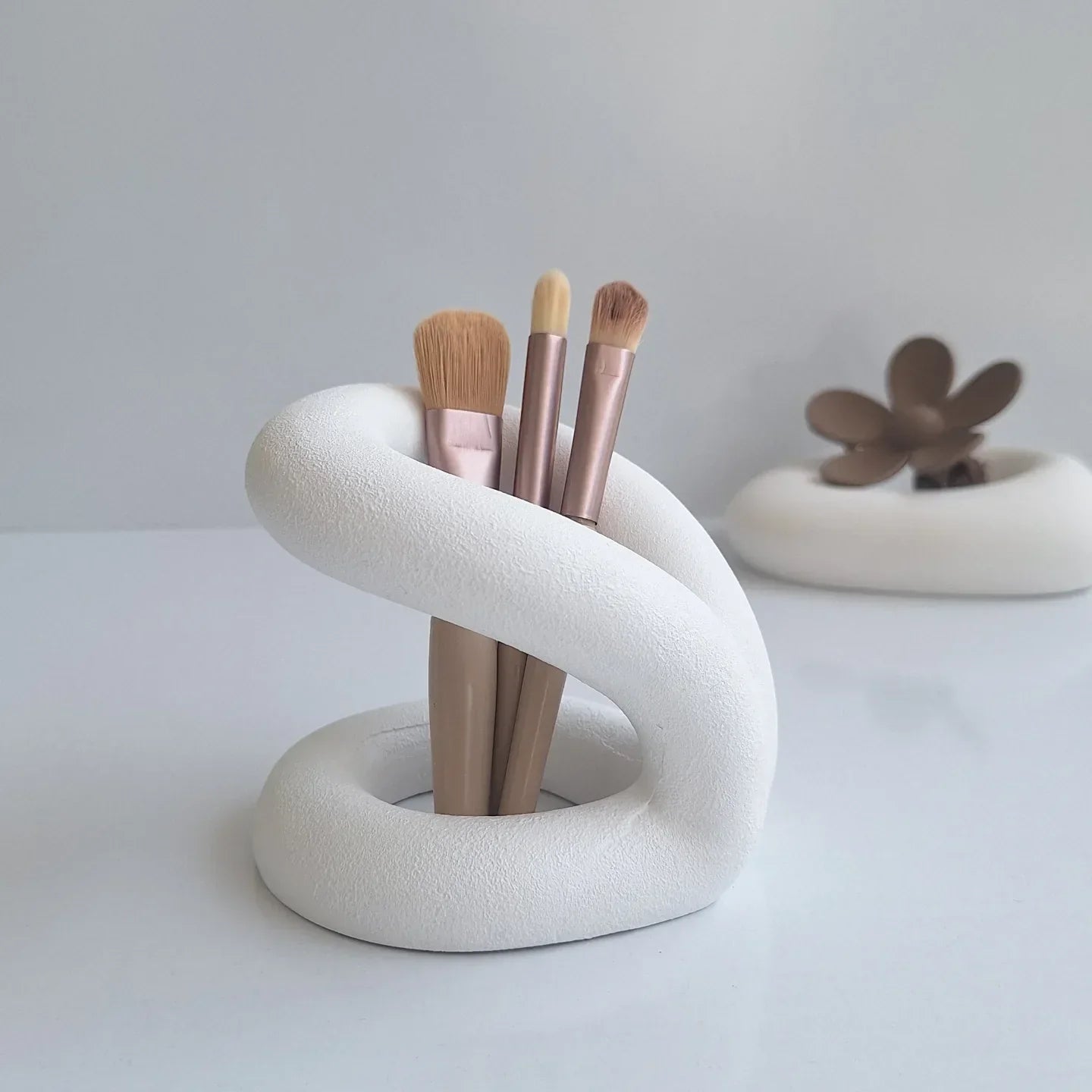 Abstract Loop Makeup Brush Holder