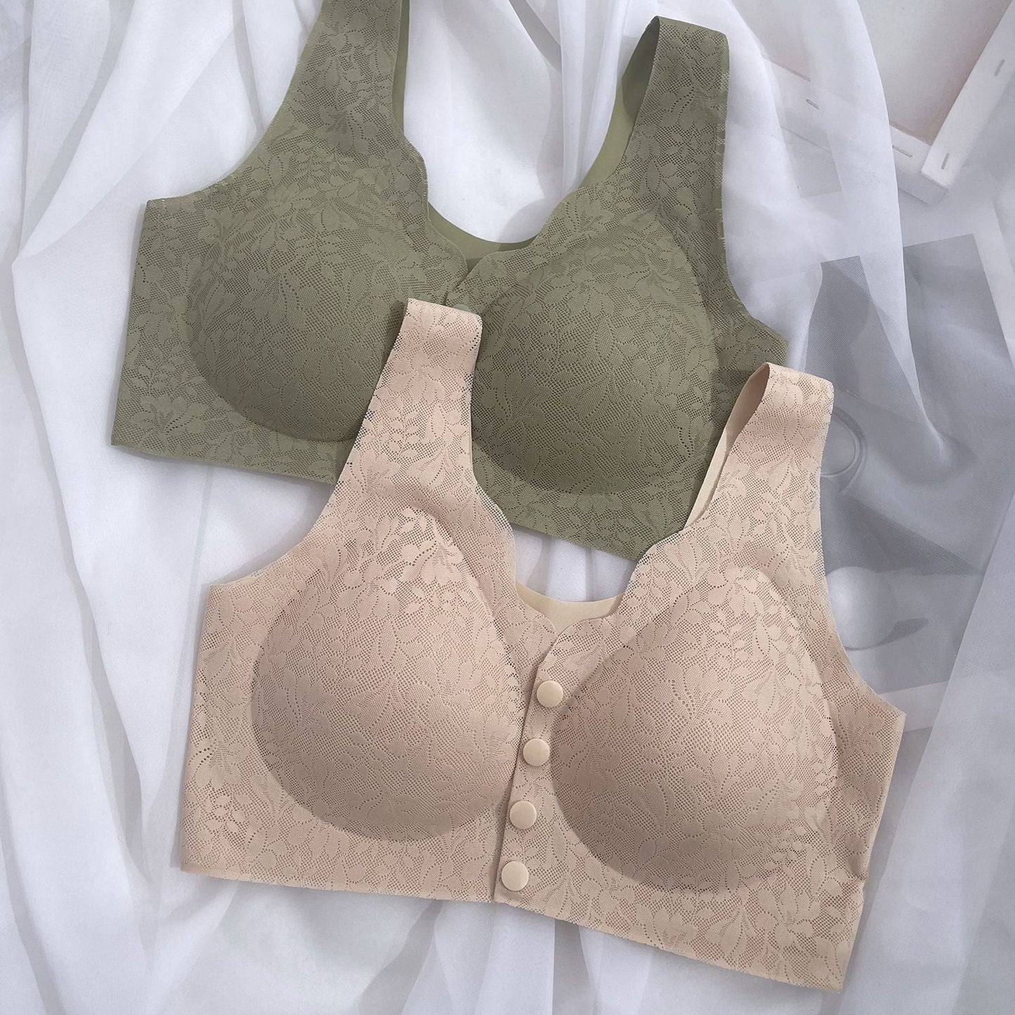 SoftLift Lace Embrace Bra