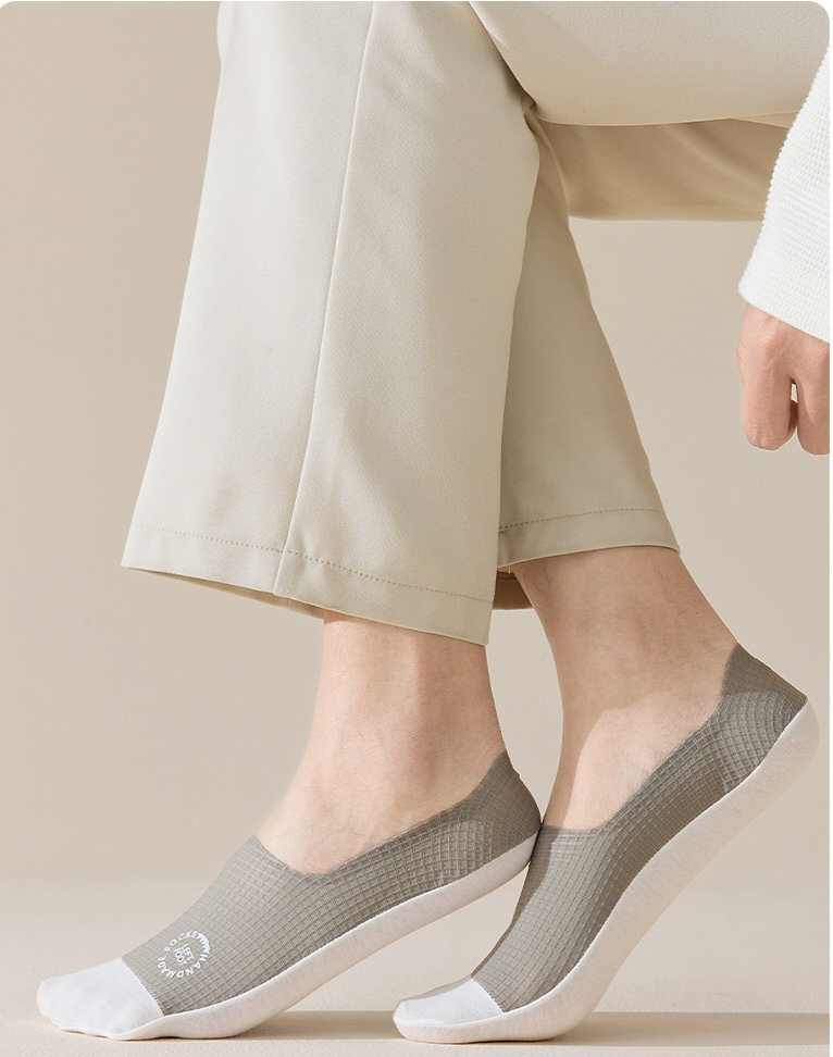 SoleGrid Seamless Comfort Socks