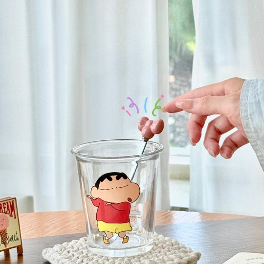Shinchan Family Glass